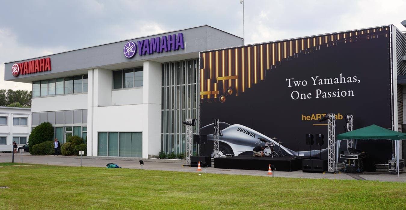 Упорядоченный хаос — как устроена гоночная структура Yamaha