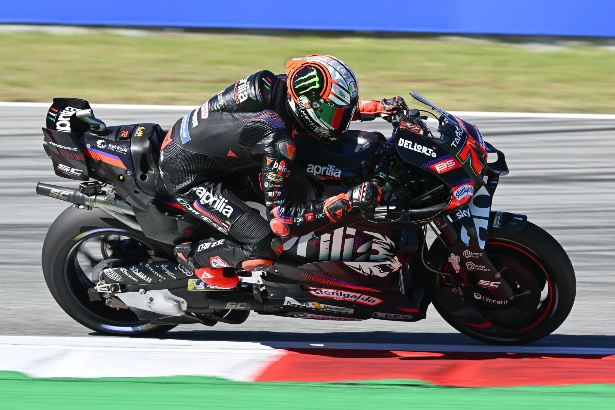 Aprilia заполучила Monster Energy титульным спонсором с этапа в Муджелло