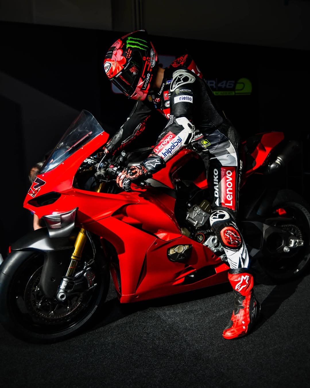 Прототип MotoGP VS супербайк VS серийный мотоцикл - велика ли разница?