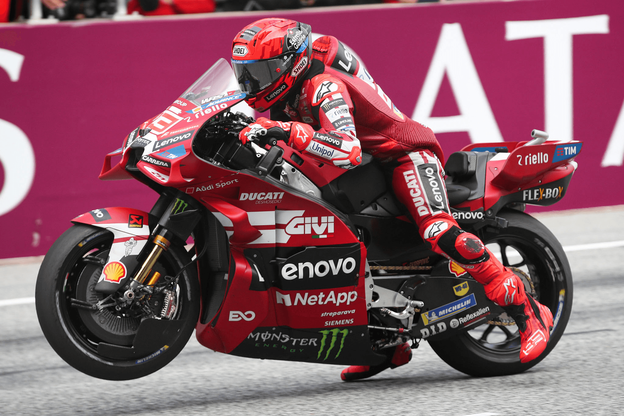 В MotoGP запретят тренировочные старты с пит-лейн и зафиксируют ограничение оборотов, в Moto2, Moto3 готовят обновления регламента на следующие сезоны