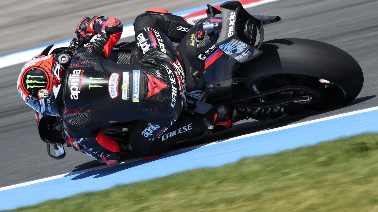 Четыре Aprilia в топ-4 Ассена, Альдегер и Алекс Маркес в больнице, падение Мартина со всех ракурсов - такая вышла преквалификация