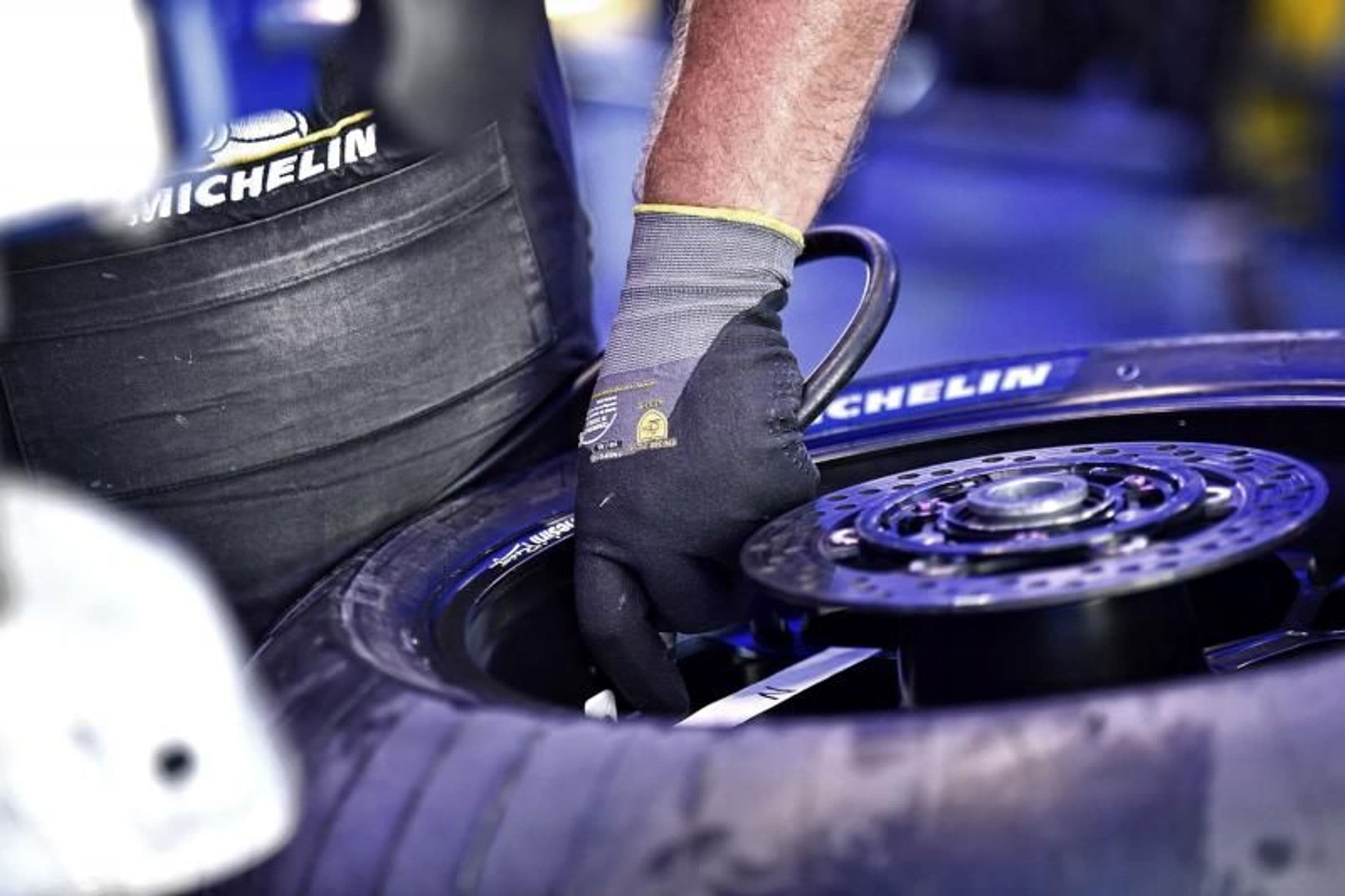Michelin везёт в Мотеги жесткий каркас из Австрии, Дукати могут приуныть
