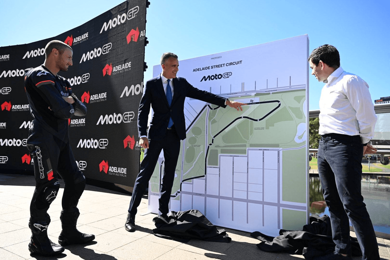 У проекта первой городской трассы MotoGP новые проблемы - городской совет Аделаиды выступил против